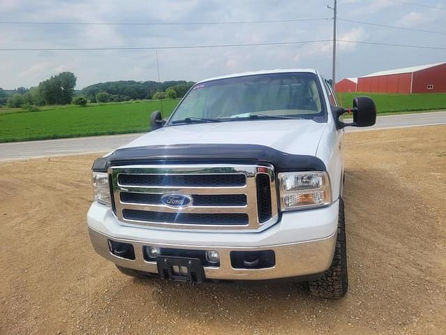 Image of Ford F-250 equipment image 2