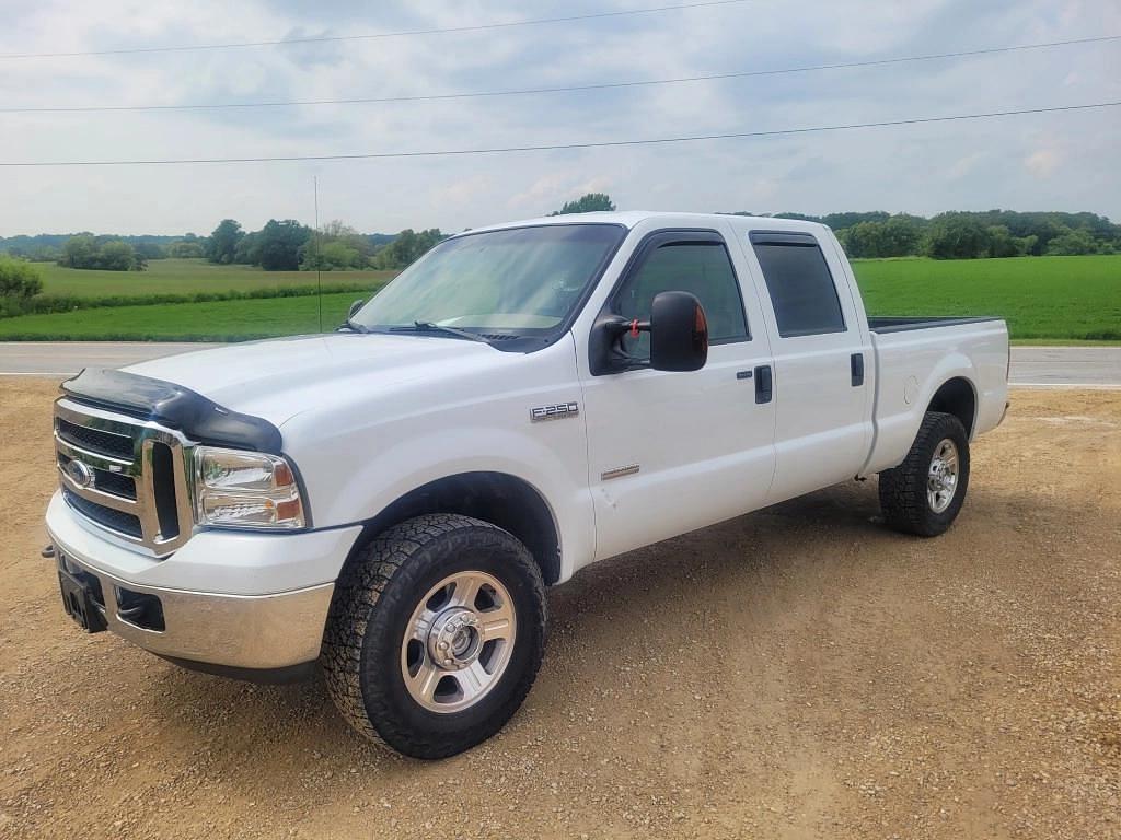 Image of Ford F-250 Primary image