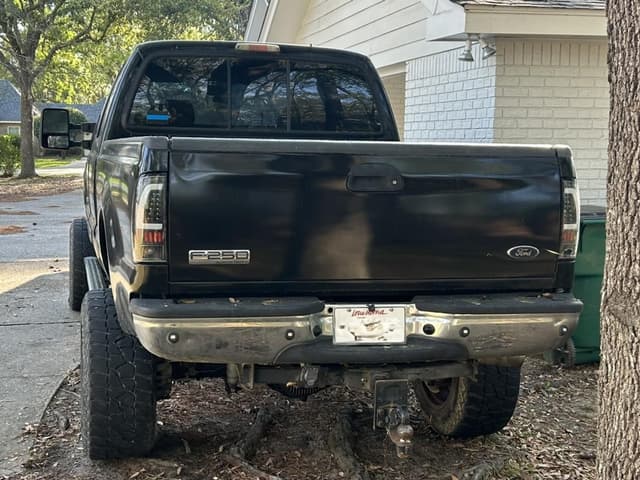 Image of Ford F-250 equipment image 4