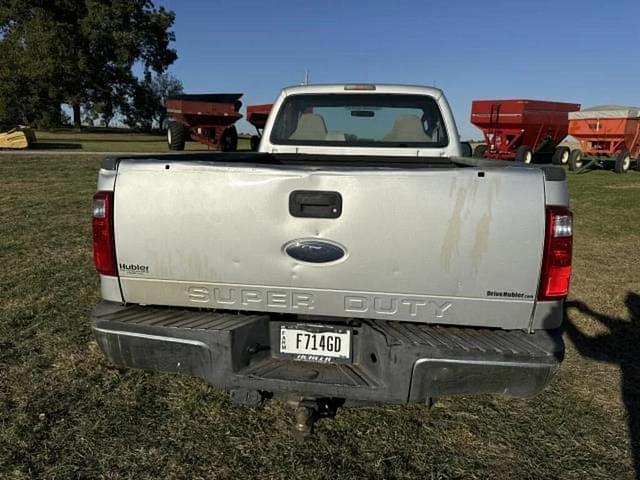 Image of Ford F-250 equipment image 2