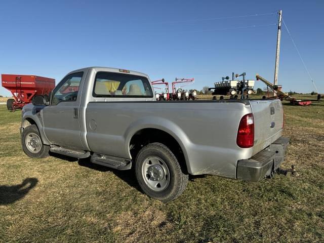 Image of Ford F-250 equipment image 1