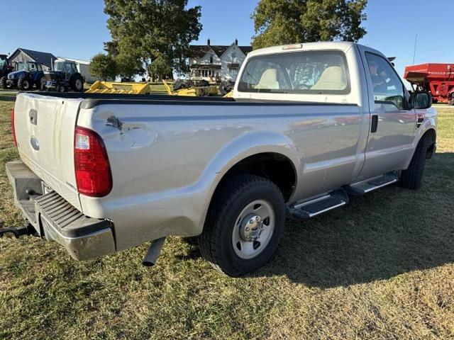 Image of Ford F-250 equipment image 4