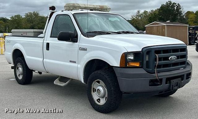 Image of Ford F-250 equipment image 2