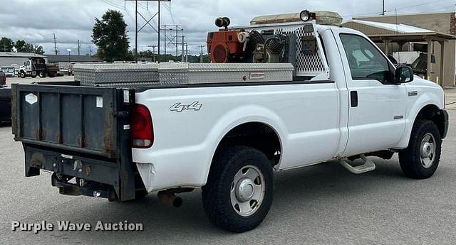 Image of Ford F-250 equipment image 4