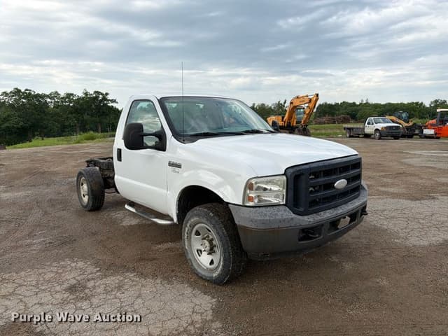 Image of Ford F-250 equipment image 2