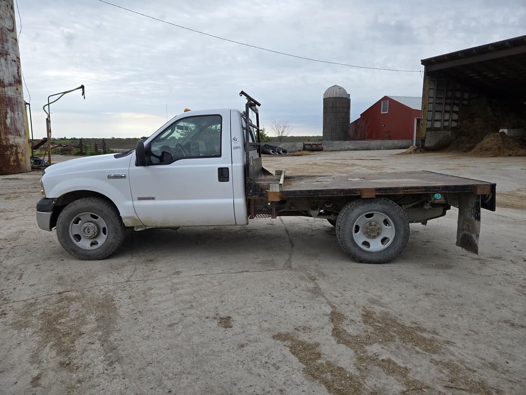 Image of Ford F-350 Primary image