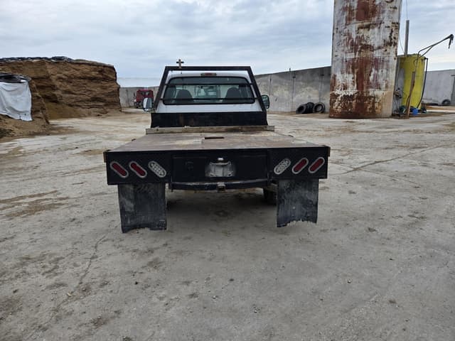 Image of Ford F-350 equipment image 4