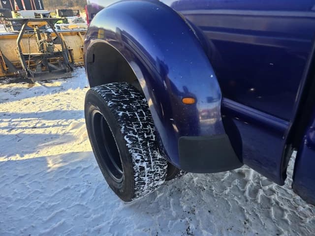 Image of Ford F-350 equipment image 3