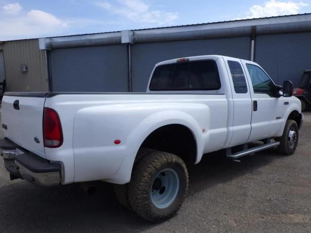 Image of Ford F-350 equipment image 2