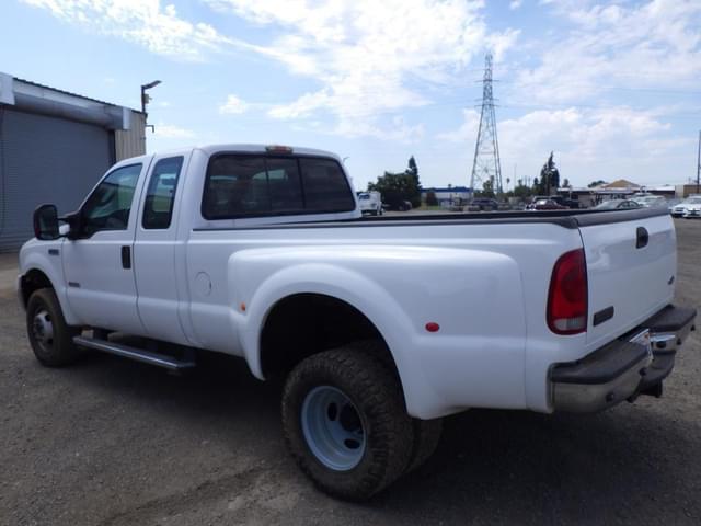 Image of Ford F-350 equipment image 3
