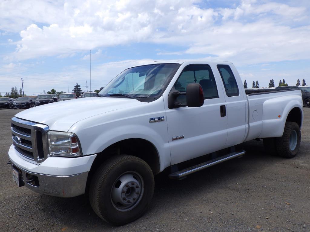 Image of Ford F-350 Primary image