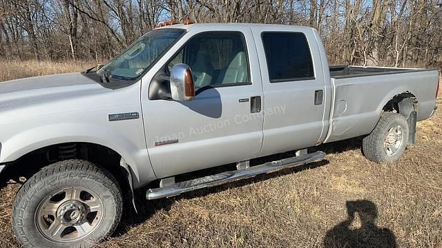 Image of Ford F-350 equipment image 3