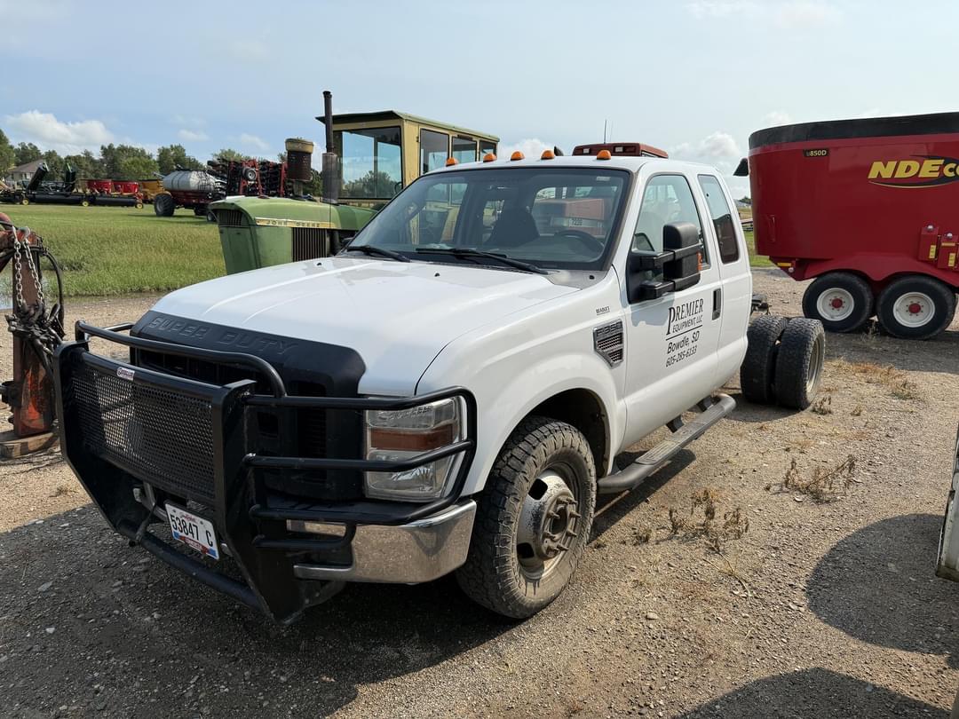 Image of Ford F-350 Primary image