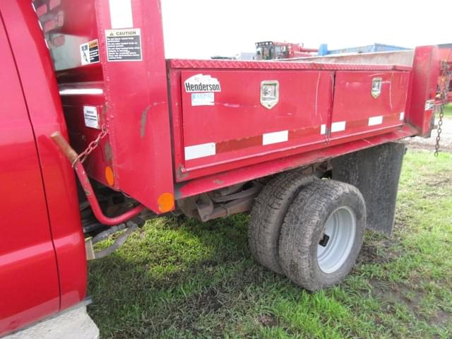Image of Ford F-350 equipment image 3