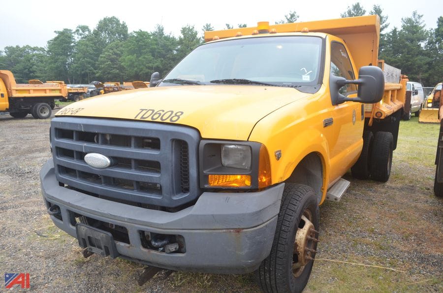 2007 Ford F-350 Equipment Image0