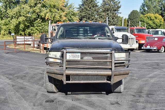 Image of Ford F-350 equipment image 3