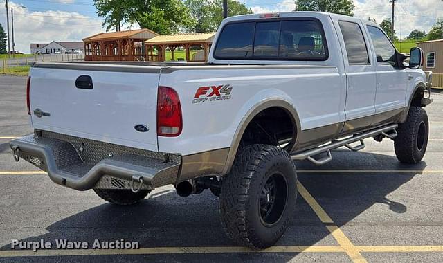 Image of Ford F-350 equipment image 4