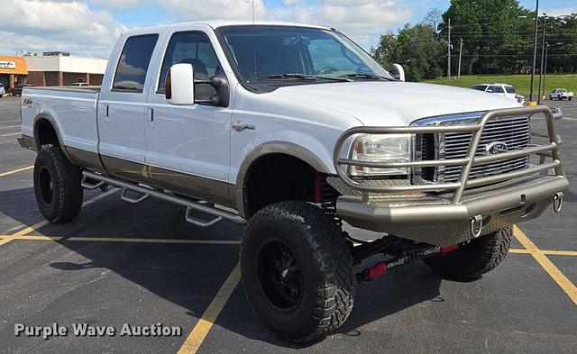 Image of Ford F-350 equipment image 2