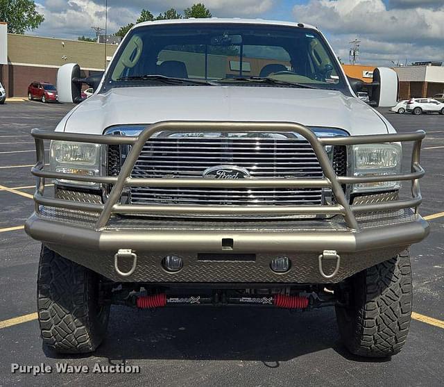 Image of Ford F-350 equipment image 1