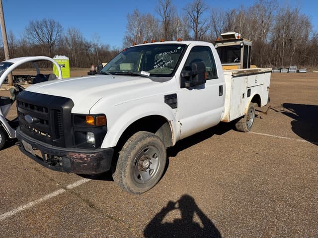 Image of Ford F-350 equipment image 2