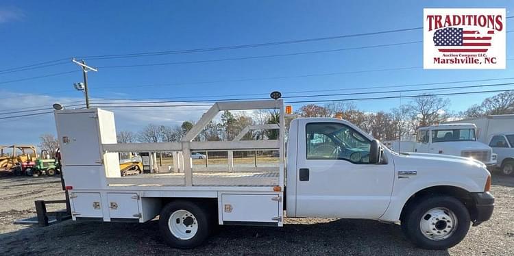 2007 Ford F-350 Equipment Image0