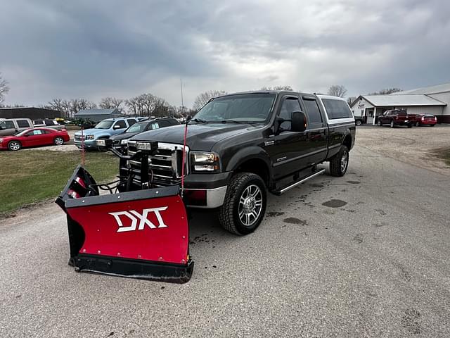 Image of Ford F-350 equipment image 3