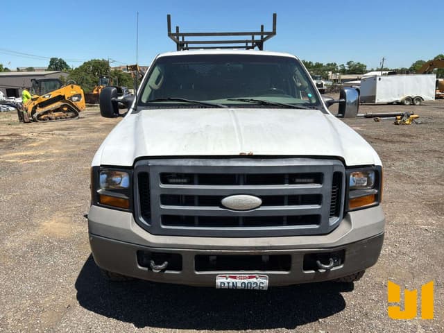 Image of Ford F-350 equipment image 1