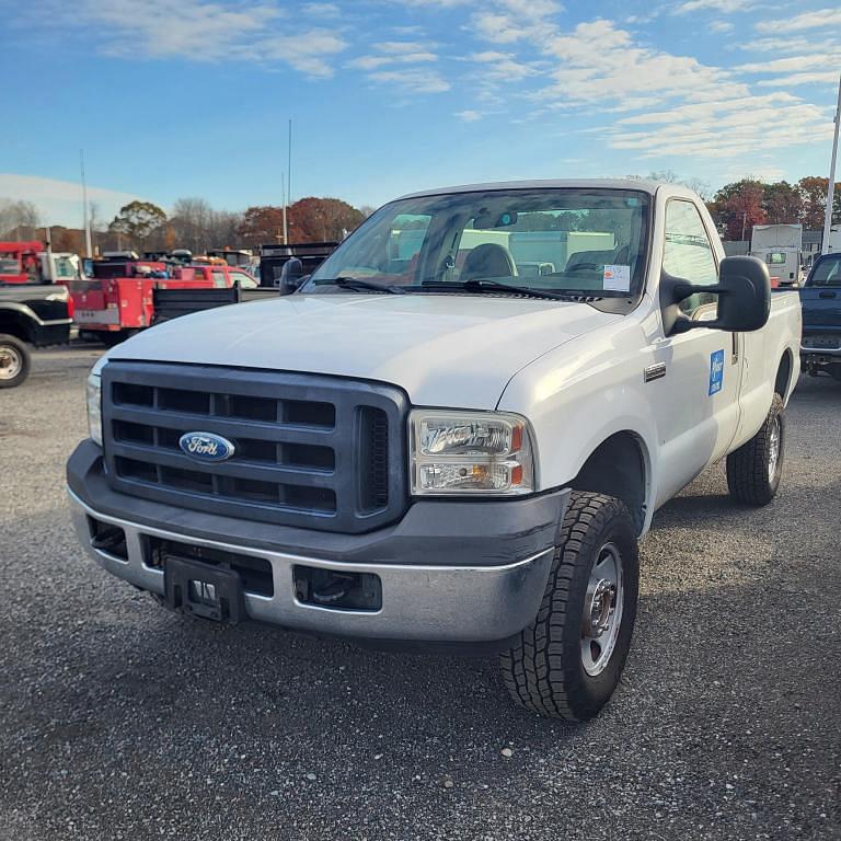 Image of Ford F-350 Primary image