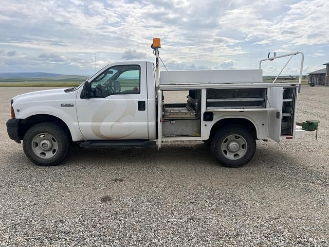 Image of Ford F-350 equipment image 1