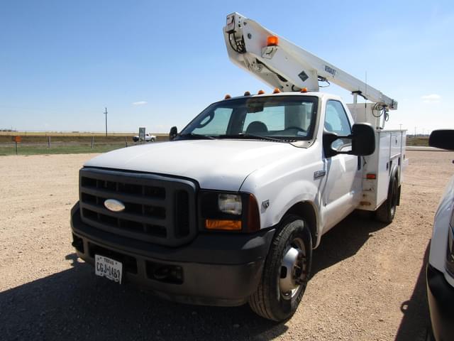 Image of Ford F-350 equipment image 4