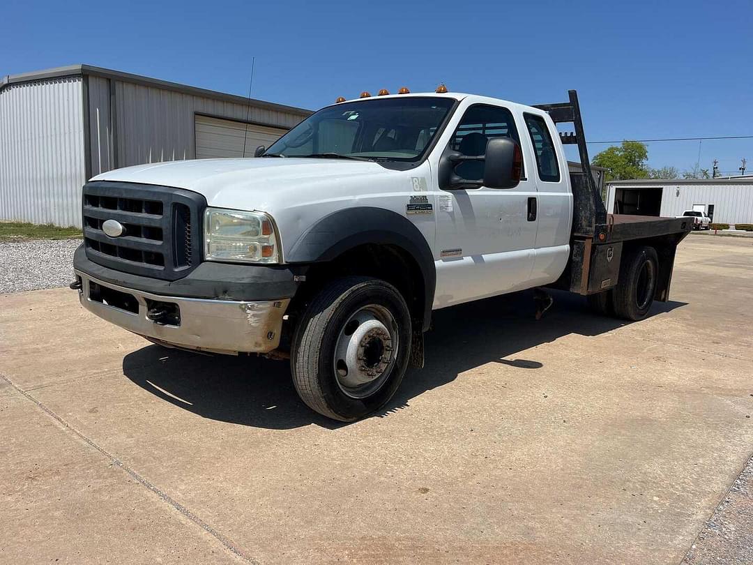 Image of Ford F-450 Primary image