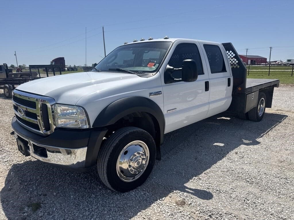 Image of Ford F-450 Primary image