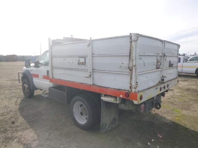 Image of Ford F-450 equipment image 4