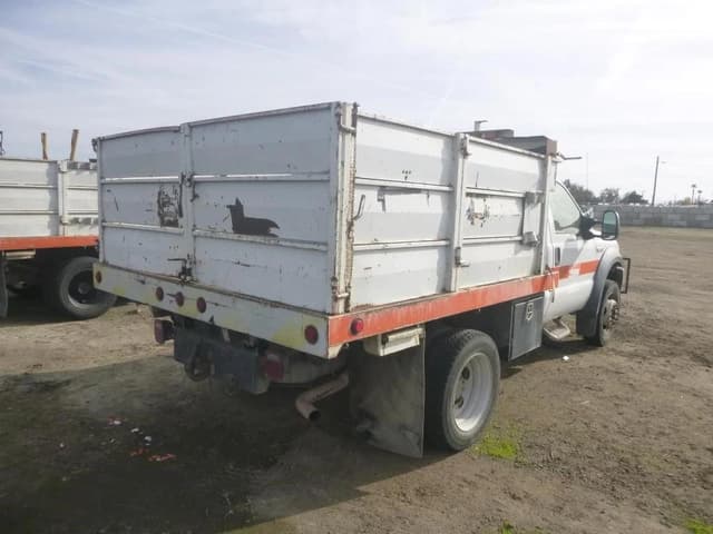 Image of Ford F-450 equipment image 3