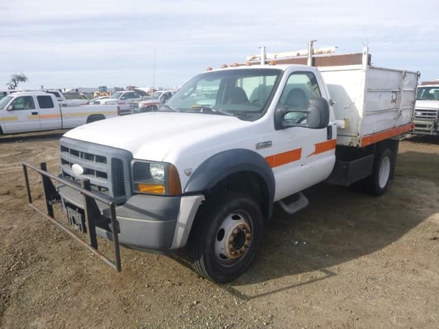 Image of Ford F-450 equipment image 1