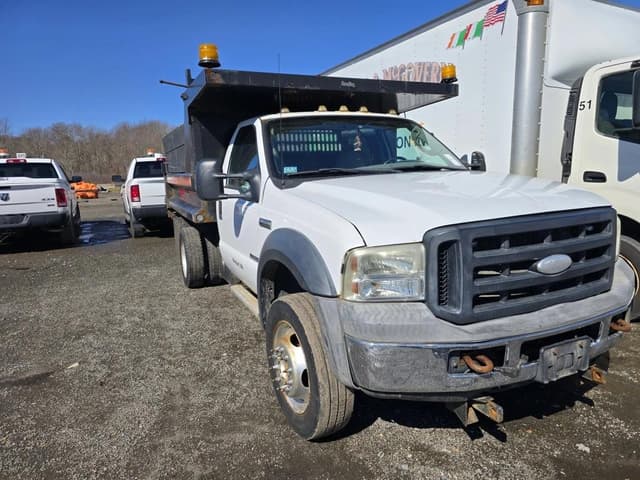 Image of Ford F-450 equipment image 2