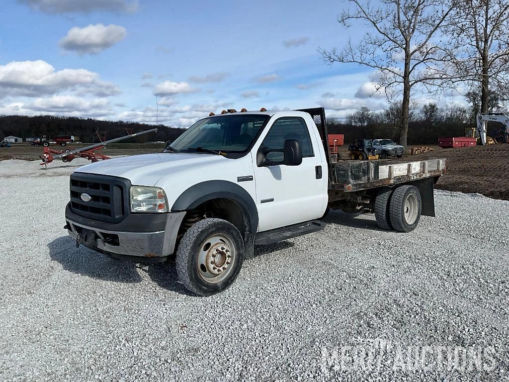 Image of Ford F-450 Primary image