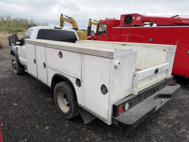Image of Ford F-450 equipment image 1
