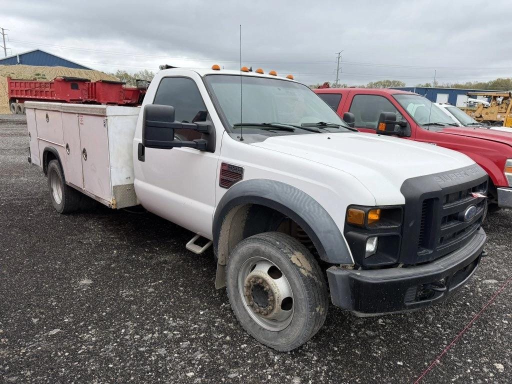 2007 Ford F-450 Equipment Image0