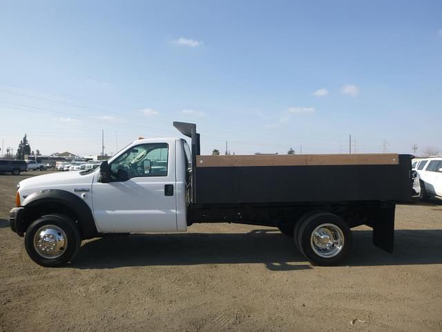 Image of Ford F-450 equipment image 4