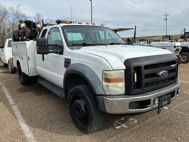 Image of Ford F-450 equipment image 1