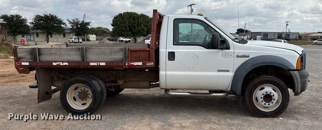 Image of Ford F-450 equipment image 3
