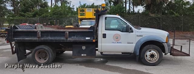 Image of Ford F-450 equipment image 3