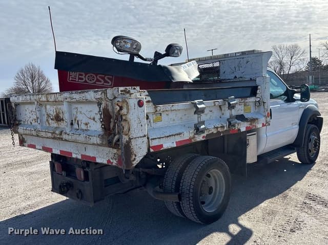 Image of Ford F-450 equipment image 4