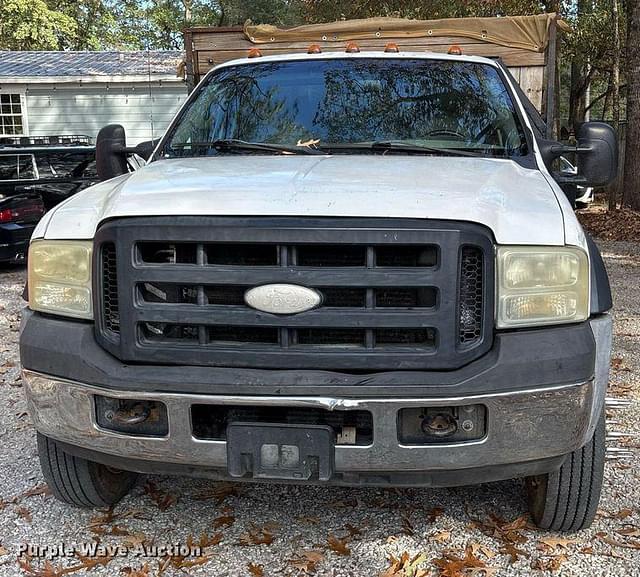 Image of Ford F-450 equipment image 1