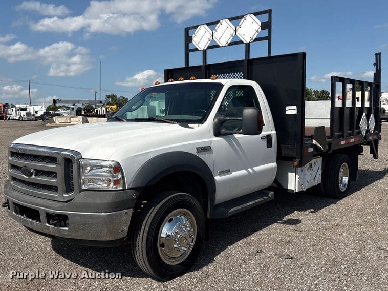 2007 Ford F-450 Equipment Image0