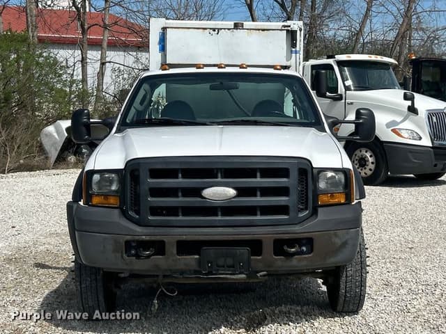 Image of Ford F-450 equipment image 1