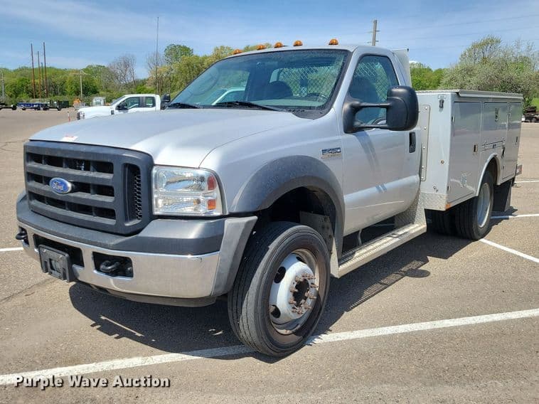 Image of Ford F-450 Primary image