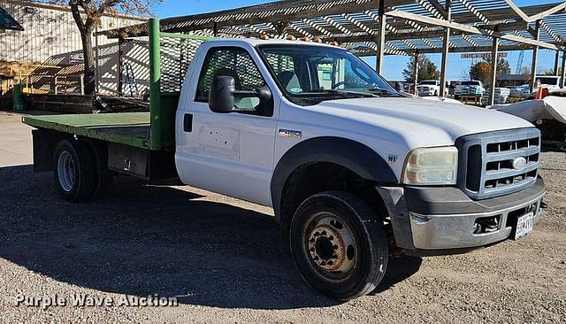 Image of Ford F-450 equipment image 2