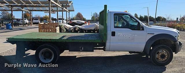 Image of Ford F-450 equipment image 3